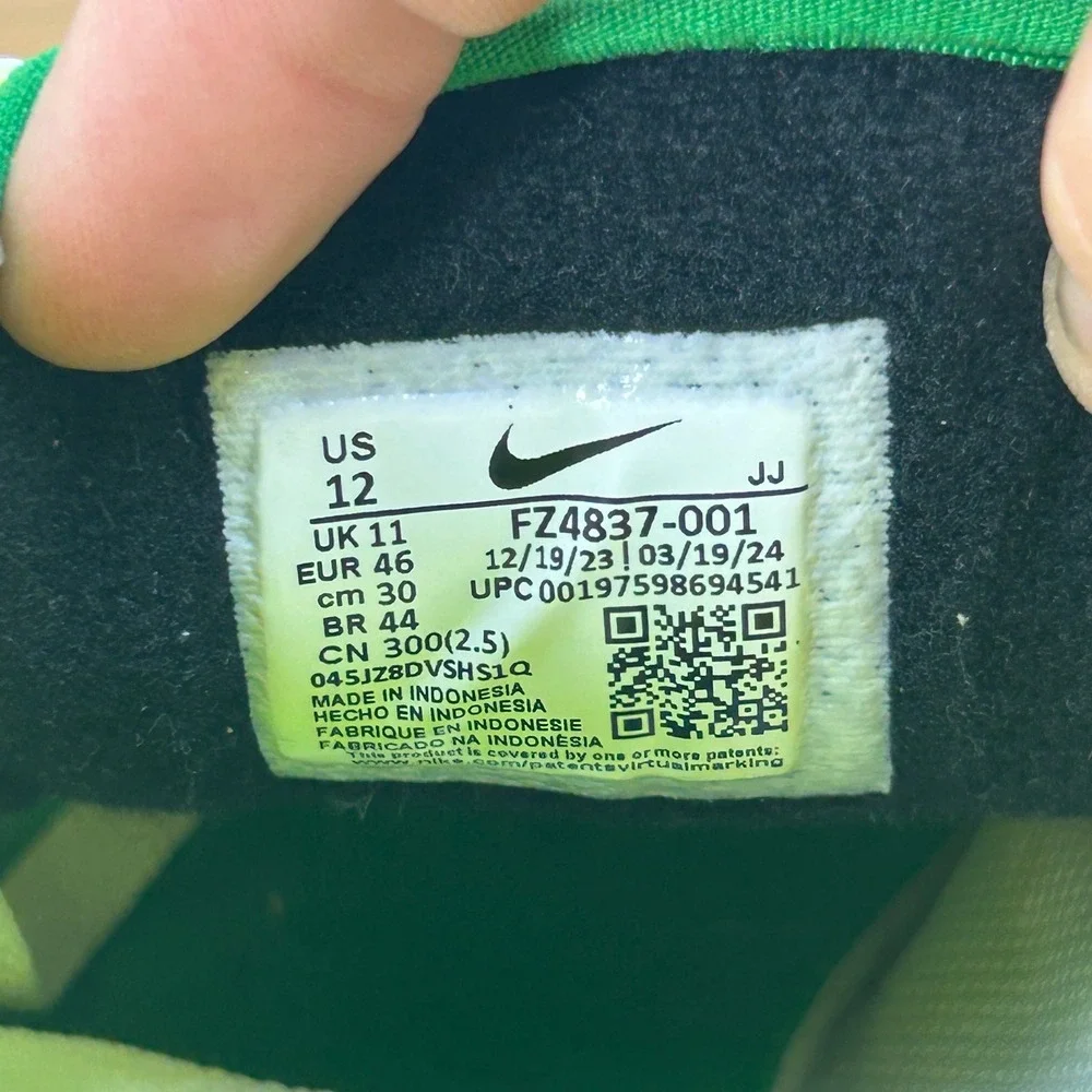 Nike Air Max Solo Oregon Ducks Green Yellow White FZ4837-001 Mens Size 12
